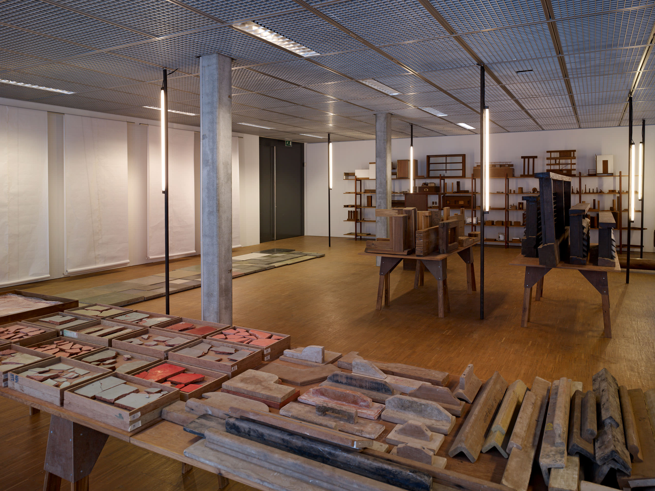 E11328 AP45 028052 j2560